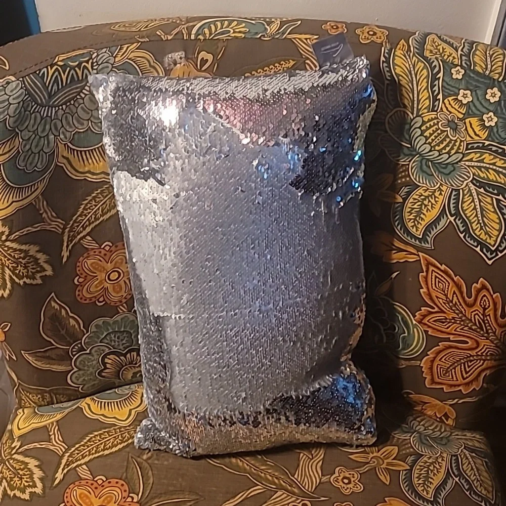 NEW Aviva Stanoff Silver/Gray Sequin Silk Pillow 10x17